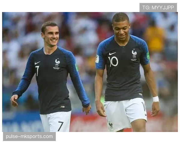 姆巴佩与格列兹曼：法国进攻双核的角色差异与战术功能对比